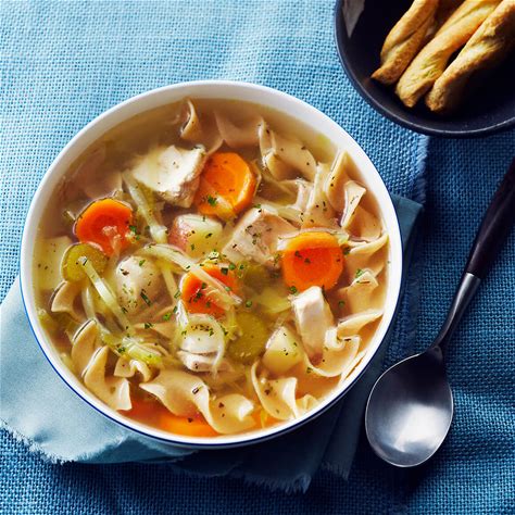 Bouillon de coco à l'effiloché de poulet