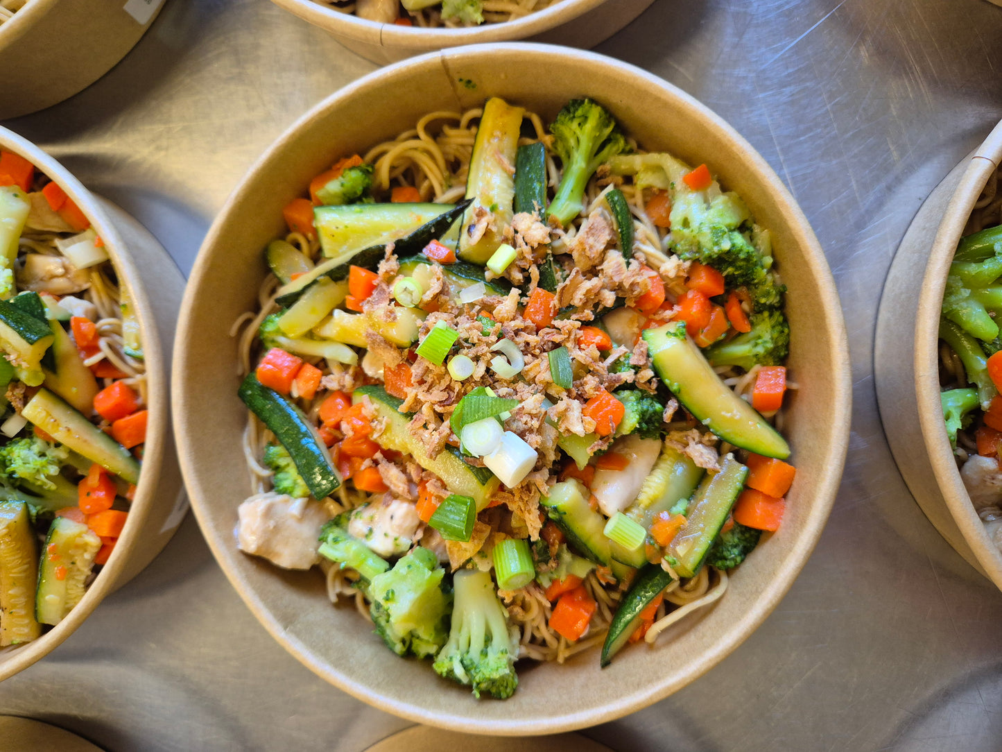 Nouilles sautées au bœuf et légumes croquants