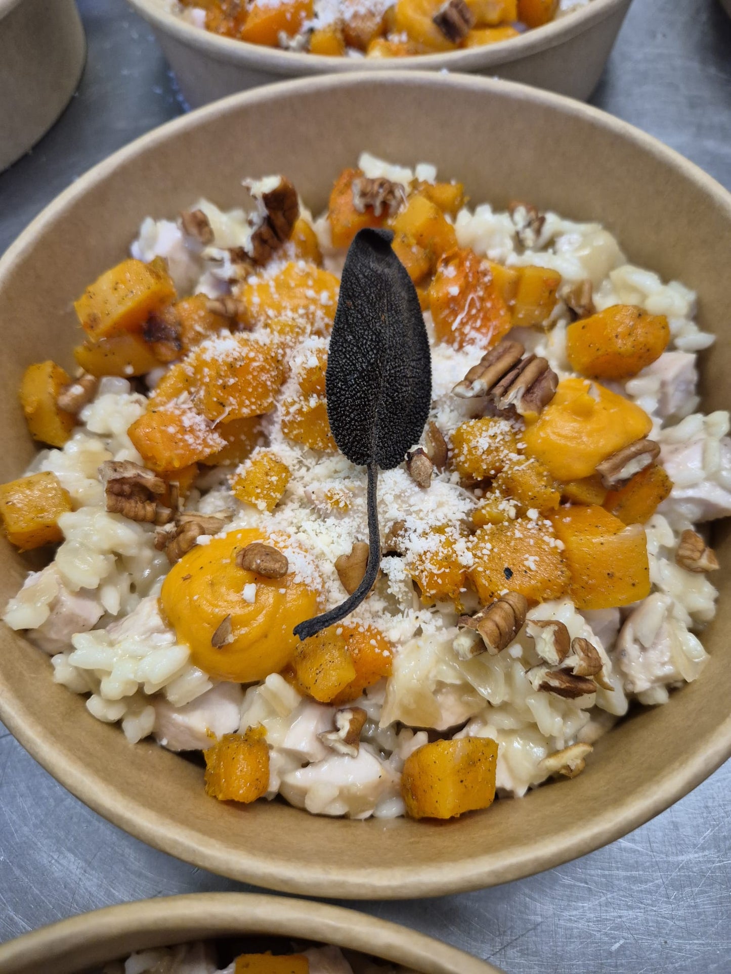 Risotto de poulet, butternut, sauge, noix de pécan