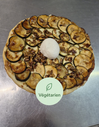 Tarte tatin de courgettes avec burratina (1 portion = 1/2 tarte)